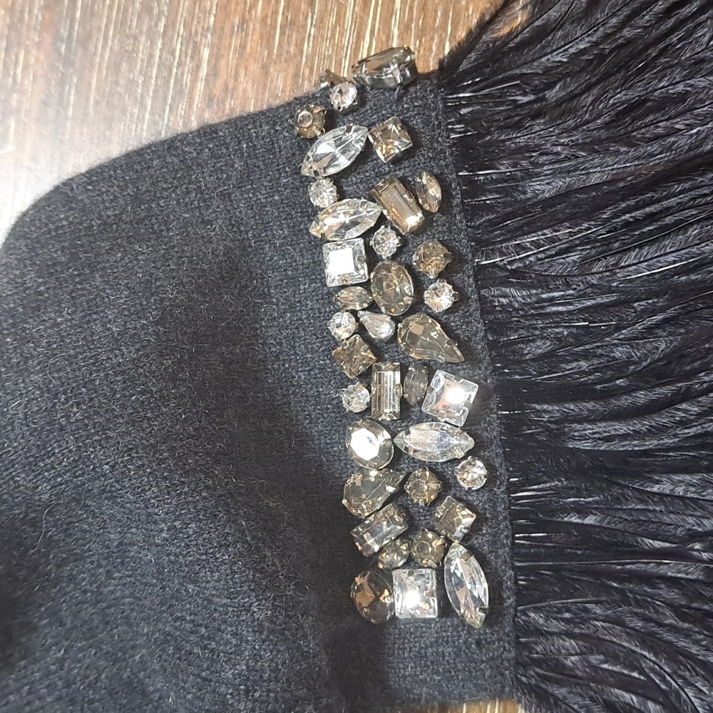 Neiman Marcus Cashmere Sweater Gray Embellished Ostrich Feathers Size Medium - Picture 14 of 16